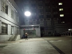 Torre Faro con Pallone Luminoso a LED da 600W: Ideale per l'Illuminazione di Riparazioni Stradali ed Edili