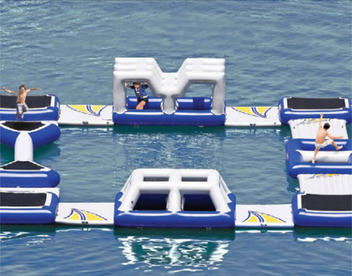 Vendita calda Boia gonfiabile in PVC impermeabile Un grande parco acquatico galleggiante gonfiabile
